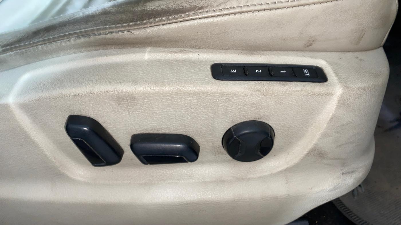 2016 Skoda Octavia STYLE PLUS AT 1.8 TSI, Petrol, Automatic, 53,253 km, Driver Side Adjustment Panel
