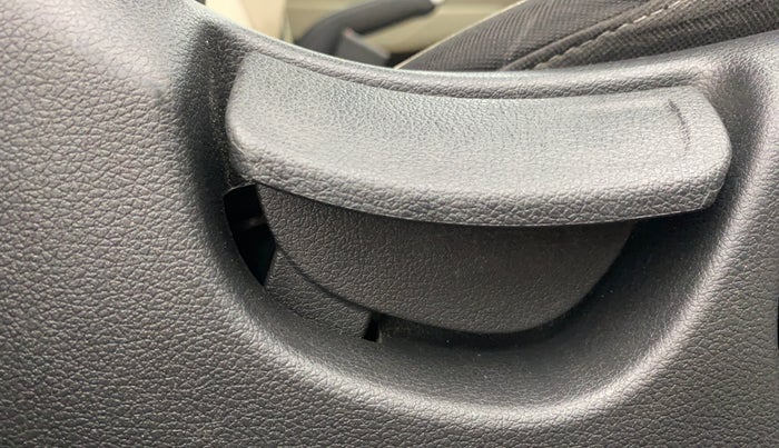 2019 Hyundai Verna 1.4 EX PETROL, Petrol, Manual, 66,837 km, Driver Side Adjustment Panel