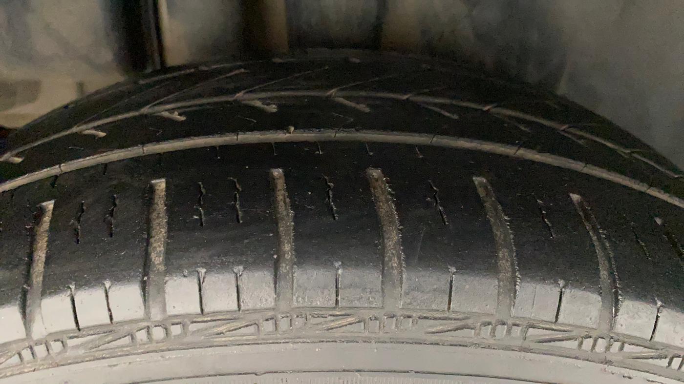 2017 Maruti Ciaz DELTA 1.4 AT PETROL, Petrol, Automatic, 66,724 km, Right Rear Tyre Tread