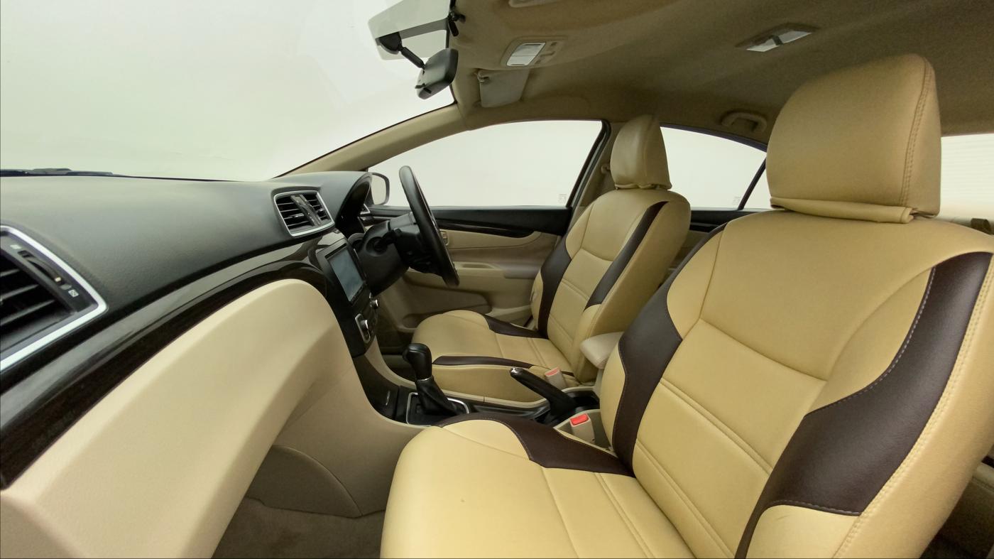 2017 Maruti Ciaz DELTA 1.4 AT PETROL, Petrol, Automatic, 66,724 km, Right Side Front Door Cabin