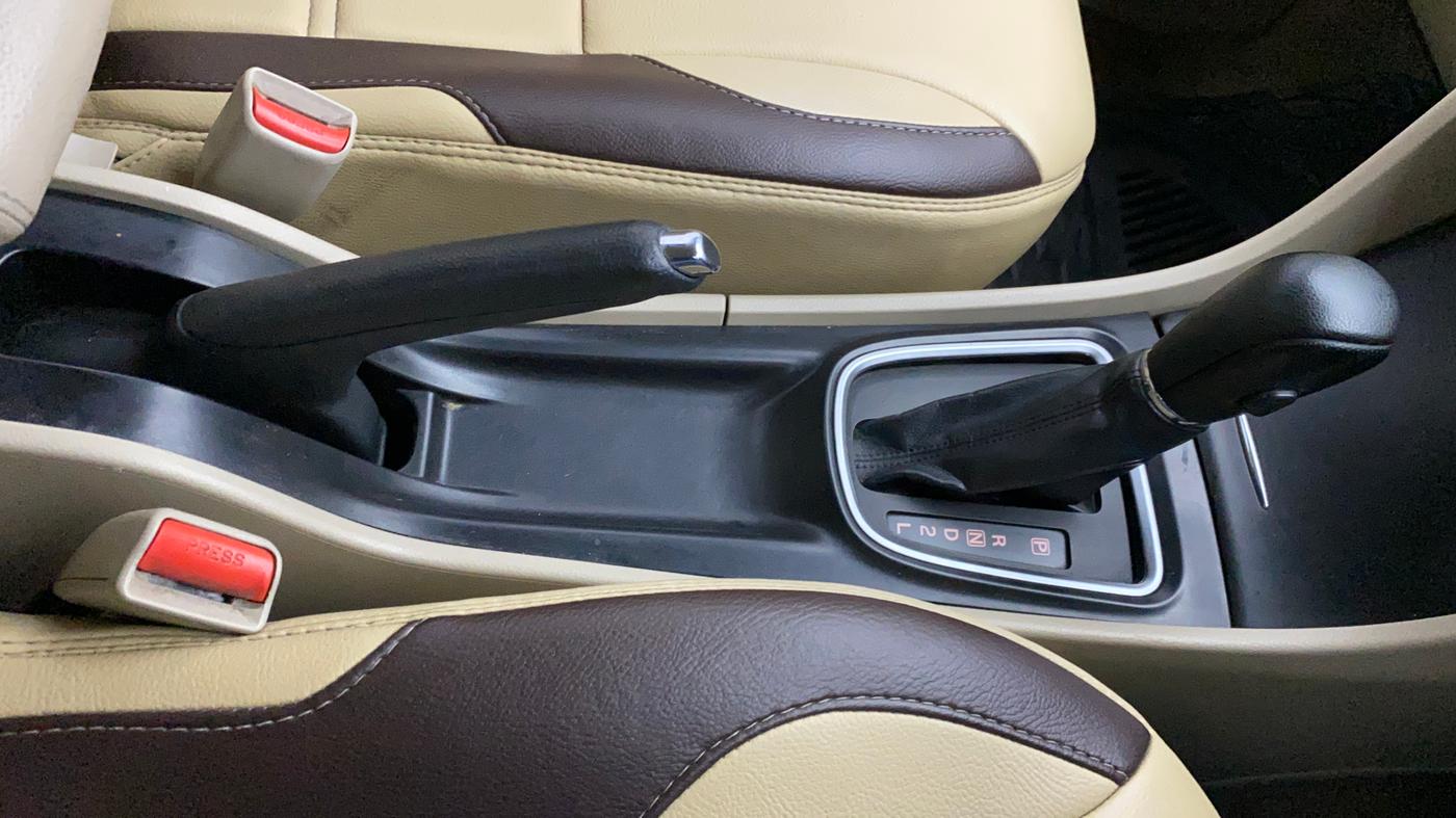 2017 Maruti Ciaz DELTA 1.4 AT PETROL, Petrol, Automatic, 66,724 km, Gear Lever