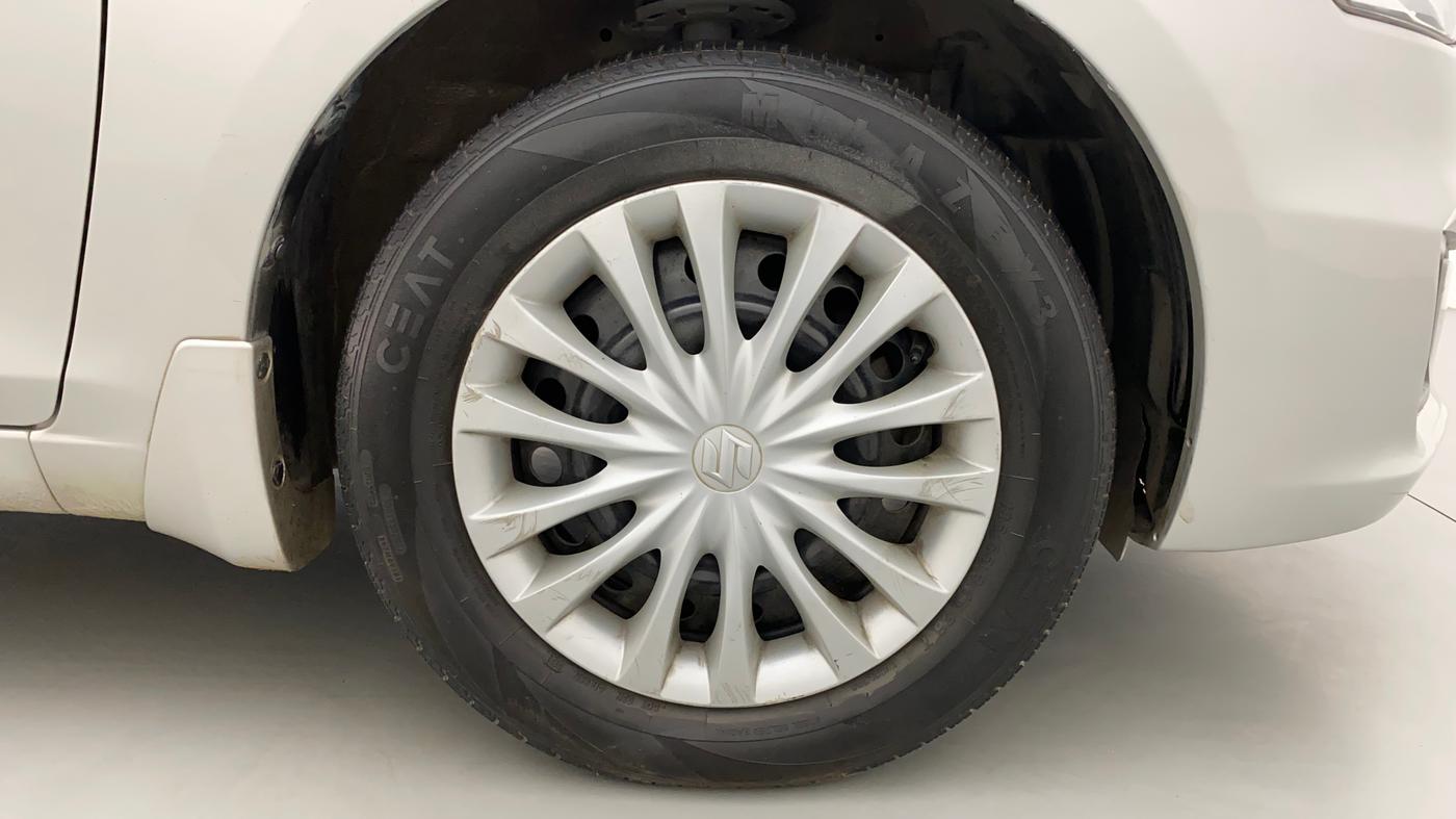 2017 Maruti Ciaz DELTA 1.4 AT PETROL, Petrol, Automatic, 66,724 km, Right Front Wheel