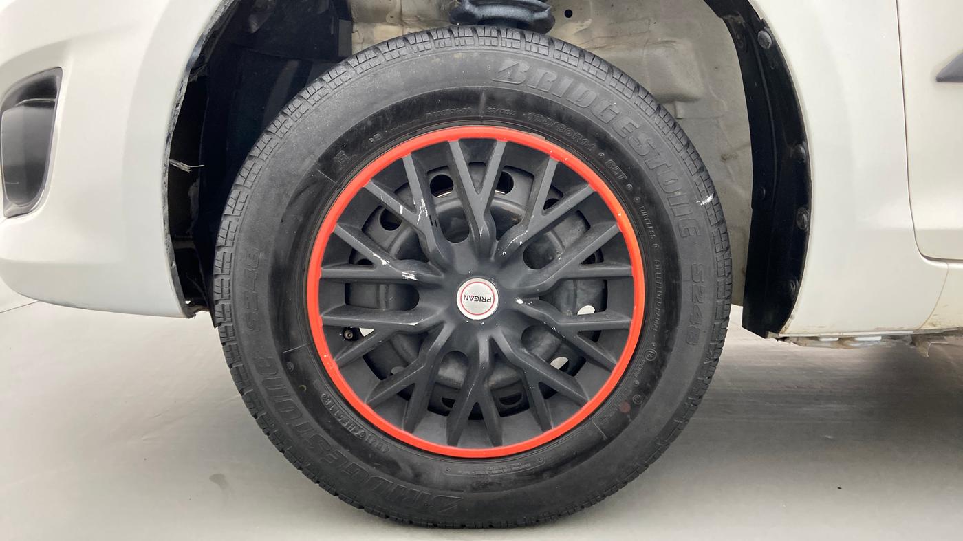 2014 Maruti Swift Dzire VXI, Petrol, Manual, 90,178 km, Left Front Wheel