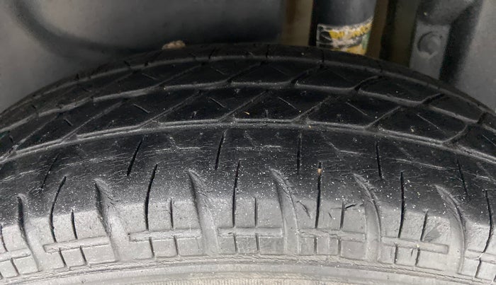 2014 Maruti Swift Dzire VXI, Petrol, Manual, 90,178 km, Left Rear Tyre Tread