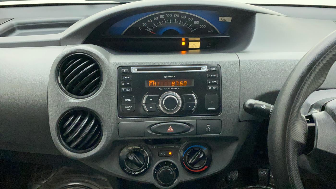 2013 Toyota Etios Liva G, Petrol, Manual, 65,822 km, Air Conditioner
