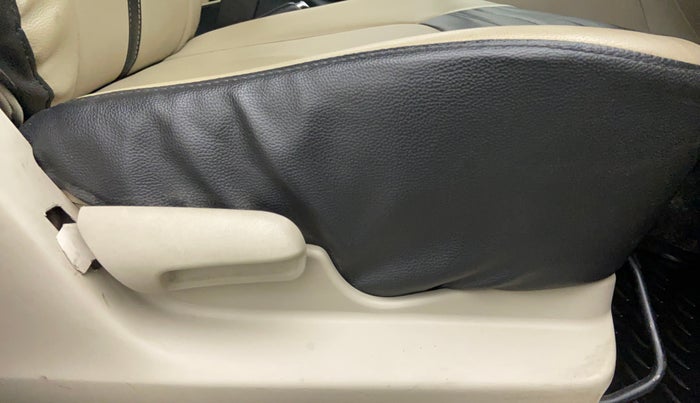 2019 Maruti Celerio VXI CNG D, CNG, Manual, 38,673 km, Driver Side Adjustment Panel