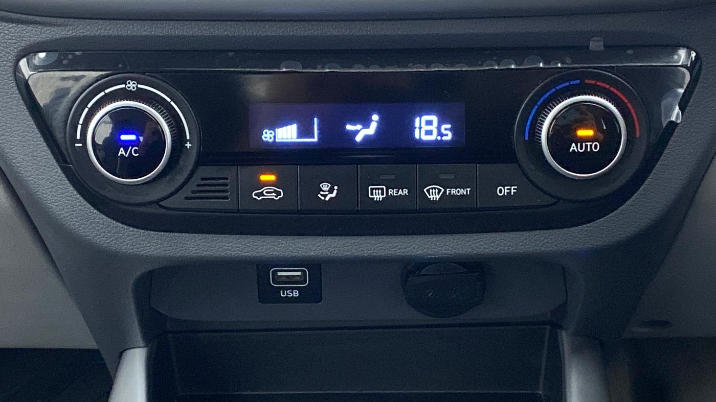 2020 Hyundai GRAND I10 NIOS SPORTZ PETROL, Petrol, Manual, 31,748 km, Automatic Climate Control