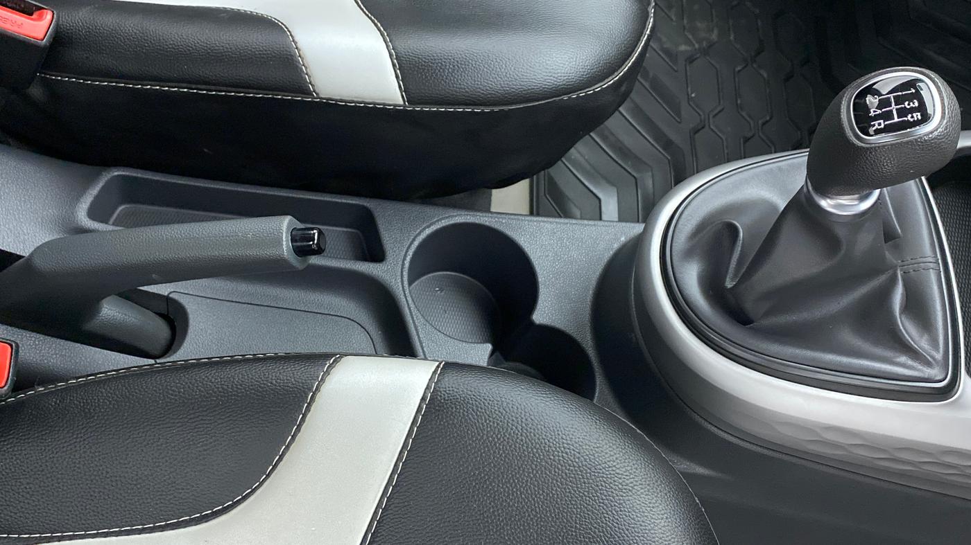2020 Hyundai GRAND I10 NIOS SPORTZ PETROL, Petrol, Manual, 31,748 km, Gear Lever