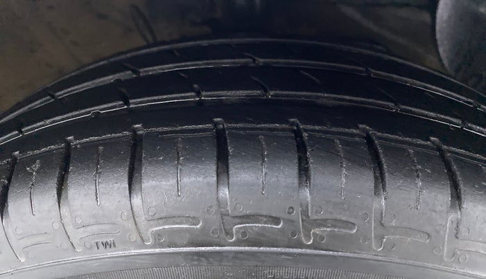 2020 Hyundai GRAND I10 NIOS SPORTZ PETROL, Petrol, Manual, 31,748 km, Right Front Tyre Tread