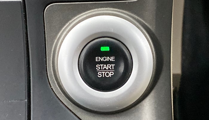 2017 Mahindra XUV500 W8 FWD, Diesel, Manual, 44,073 km, Keyless Start/ Stop Button