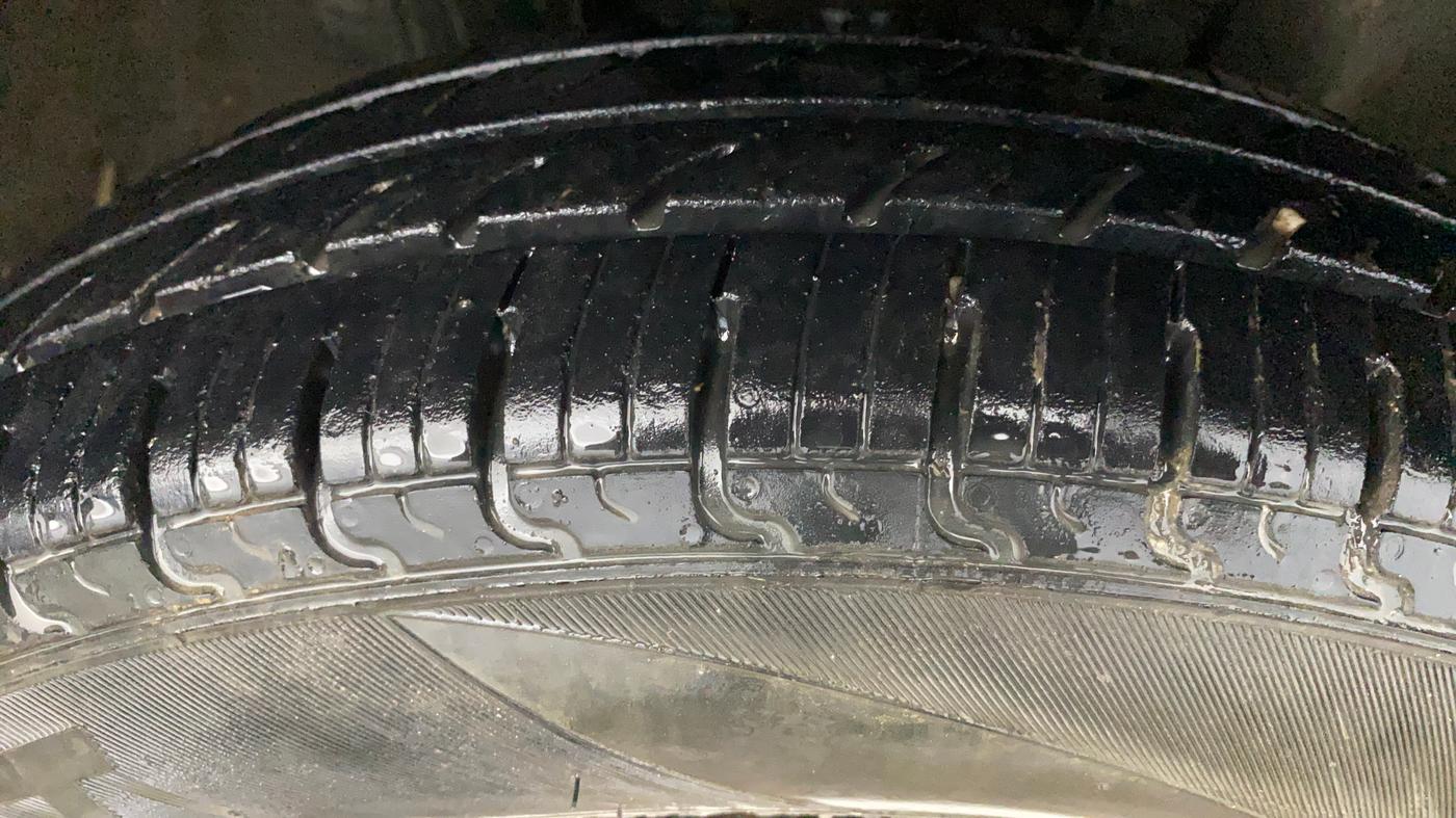 2015 Renault Kwid RXL, Petrol, Manual, 60,545 km, Right Front Tyre Tread