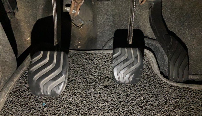 2015 Renault Kwid RXL, Petrol, Manual, 60,481 km, Pedals