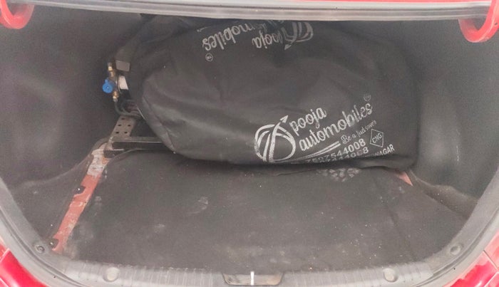 2016 Hyundai Verna 1.4 VTVT, CNG, Manual, 1,07,607 km, Boot Inside