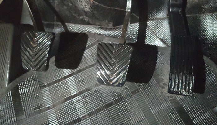 2016 Hyundai Verna 1.4 VTVT, CNG, Manual, 1,07,607 km, Pedals