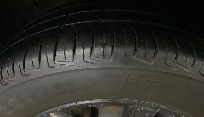 2018 Maruti Vitara Brezza ZDI, Diesel, Manual, 88,638 km, Left Front Tyre Tread