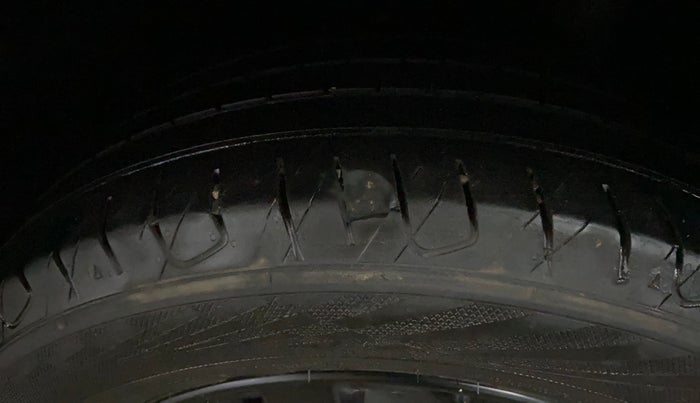 2018 Maruti Vitara Brezza ZDI, Diesel, Manual, 88,638 km, Left Rear Tyre Tread