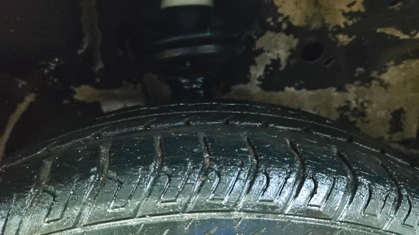 2017 Maruti Wagon R 1.0 VXI, Petrol, Manual, 22,302 km, Right Front Tyre Tread