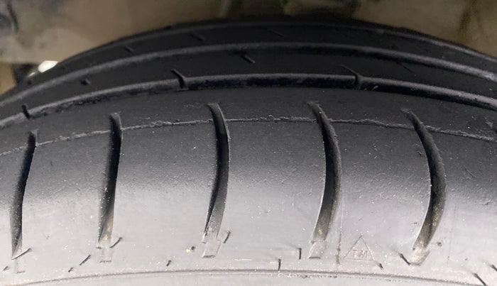 2014 Hyundai i10 SPORTZ 1.1 IRDE2, Petrol, Manual, 64,705 km, Left Rear Tyre Tread