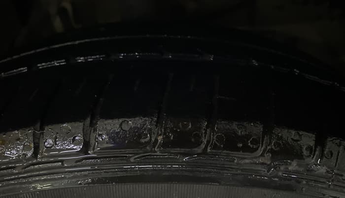 2015 Tata Bolt XT REVOTRON, CNG, Manual, 48,575 km, Right Front Tyre Tread