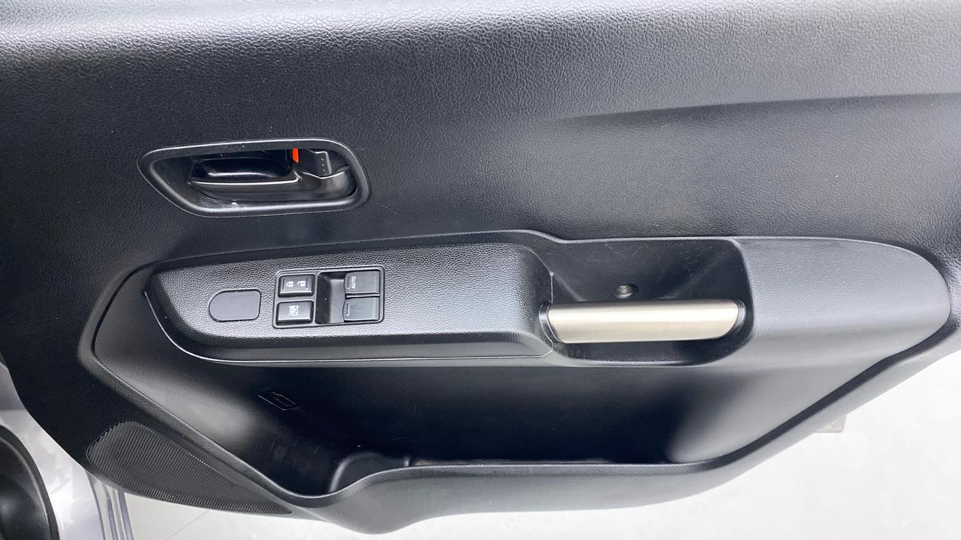 2017 Maruti IGNIS SIGMA 1.2 K12, Petrol, Manual, 31,406 km, Driver Side Door Panels Control