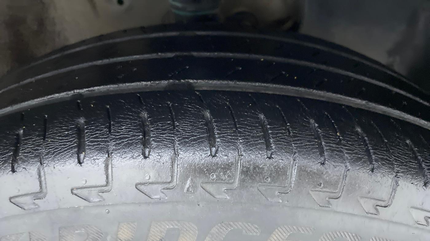 2017 Maruti IGNIS SIGMA 1.2 K12, Petrol, Manual, 31,406 km, Right Front Tyre Tread