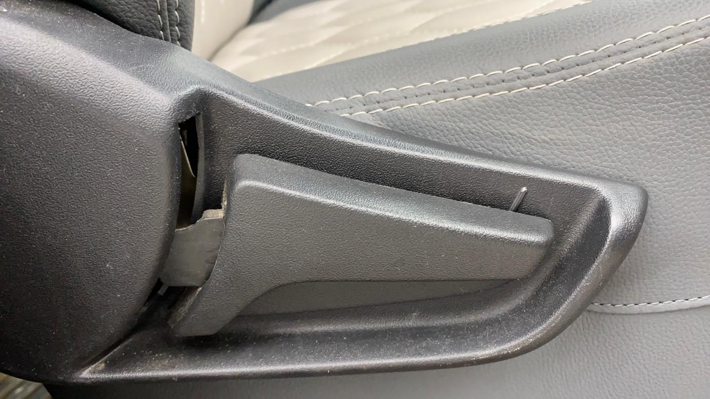 2020 Maruti S PRESSO VXI, Petrol, Manual, 39,854 km, Driver Side Adjustment Panel