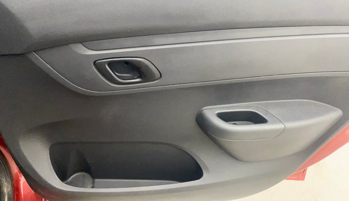 2016 Renault Kwid RXT 0.8, Petrol, Manual, 49,422 km, Driver Side Door Panels Control