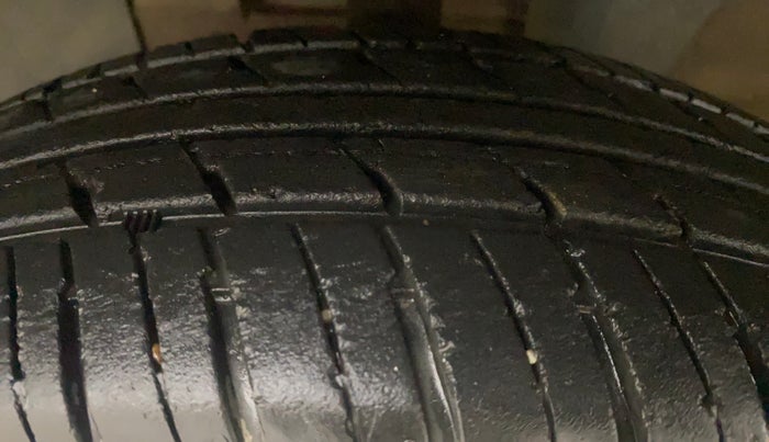 2016 Renault Kwid RXT 0.8, Petrol, Manual, 49,422 km, Left Front Tyre Tread