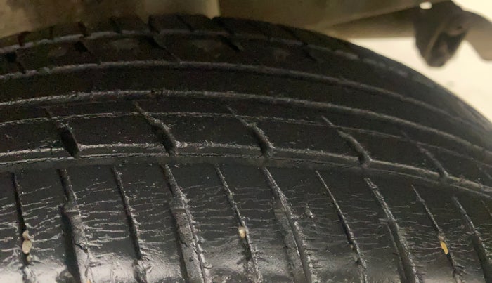 2016 Renault Kwid RXT 0.8, Petrol, Manual, 49,422 km, Left Rear Tyre Tread