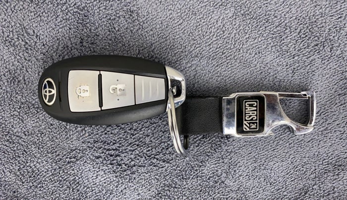 2021 Toyota URBAN CRUISER PREMIUM GRADE AT, Petrol, Automatic, 76,972 km, Key Close Up