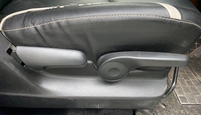 2021 Toyota URBAN CRUISER PREMIUM GRADE AT, Petrol, Automatic, 76,972 km, Driver Side Adjustment Panel