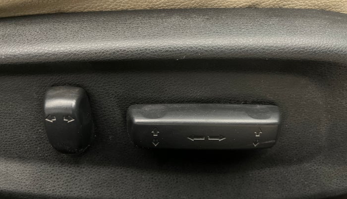 2020 Honda Civic 1.8L I-VTEC VX CVT, Petrol, Automatic, 1,04,643 km, Driver Side Adjustment Panel