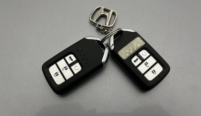 2020 Honda Civic 1.8L I-VTEC VX CVT, Petrol, Automatic, 1,04,643 km, Key Close Up