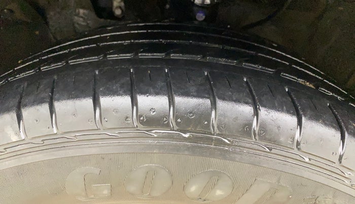 2015 Hyundai Creta S 1.6 PETROL, Petrol, Manual, 81,727 km, Left Front Tyre Tread