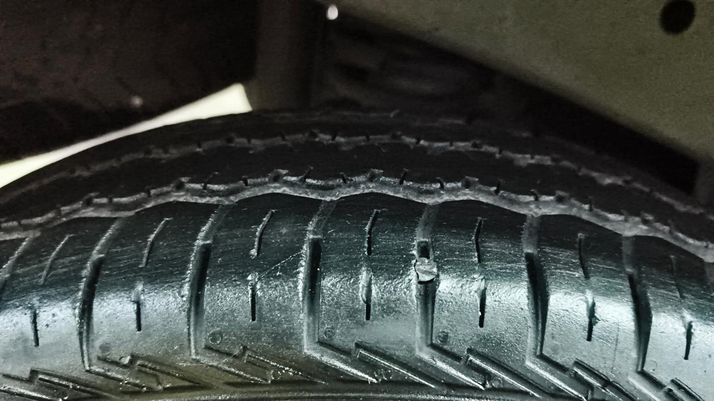 2020 Maruti Eeco 5 STR, Petrol, Manual, 49,755 km, Right Rear Tyre Tread