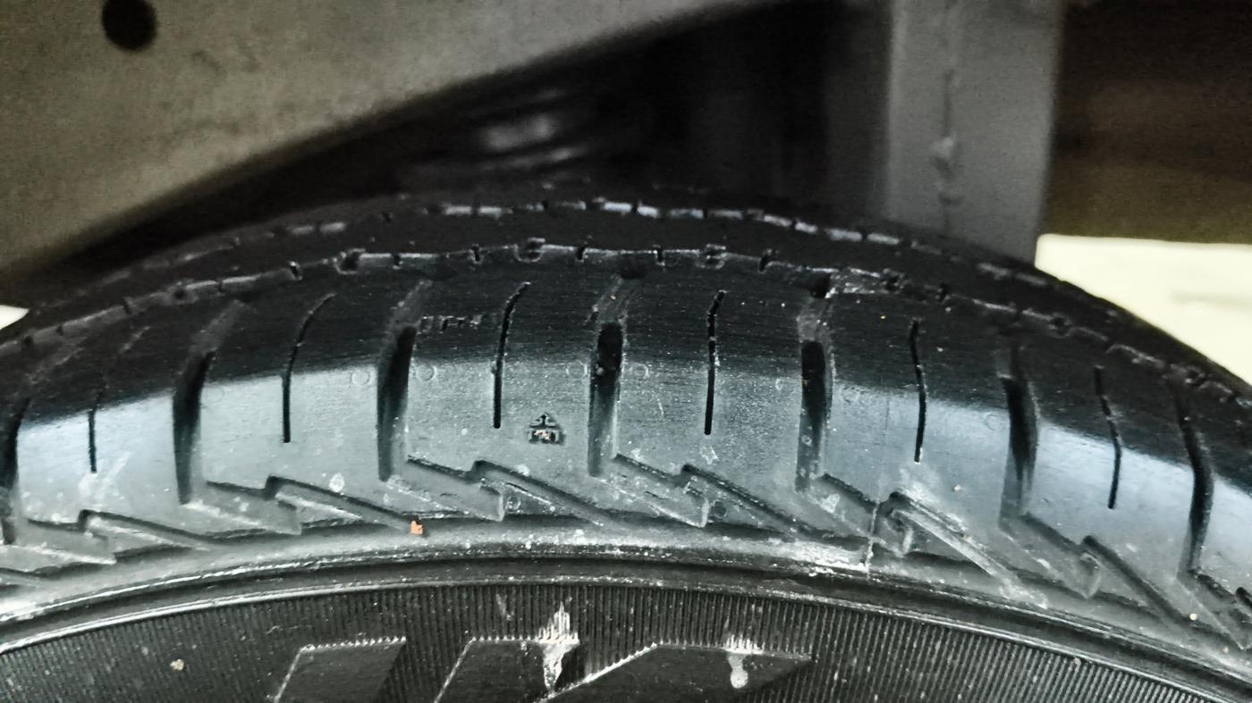 2020 Maruti Eeco 5 STR, Petrol, Manual, 49,755 km, Left Rear Tyre Tread