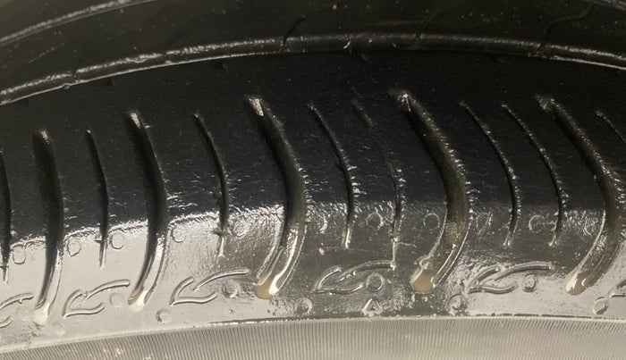 2021 Hyundai AURA SX 1.2, Petrol, Manual, 58,912 km, Right Front Tyre Tread