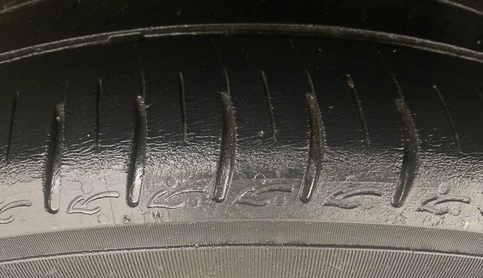 2021 Hyundai AURA SX 1.2, Petrol, Manual, 58,912 km, Left Rear Tyre Tread