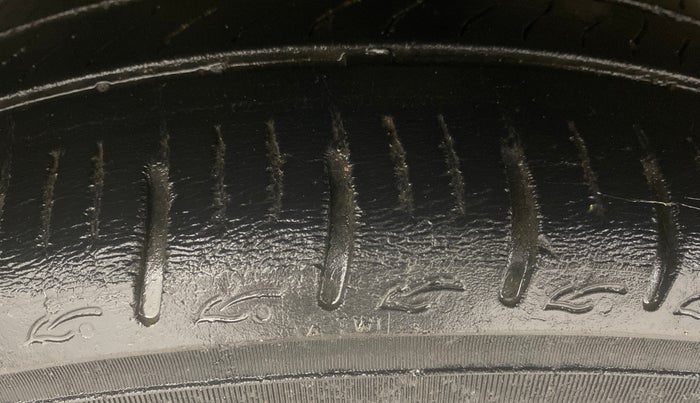 2021 Hyundai AURA SX 1.2, Petrol, Manual, 58,912 km, Right Rear Tyre Tread