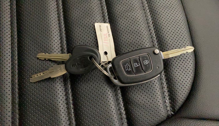 2019 Hyundai Xcent SX 1.2, Petrol, Manual, 44,831 km, Key Close Up