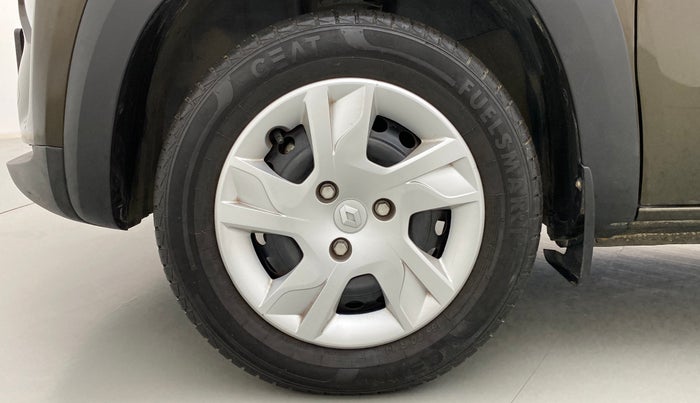 2022 Renault Kwid 1.0 RXT Opt, Petrol, Manual, 5,324 km, Left Front Wheel