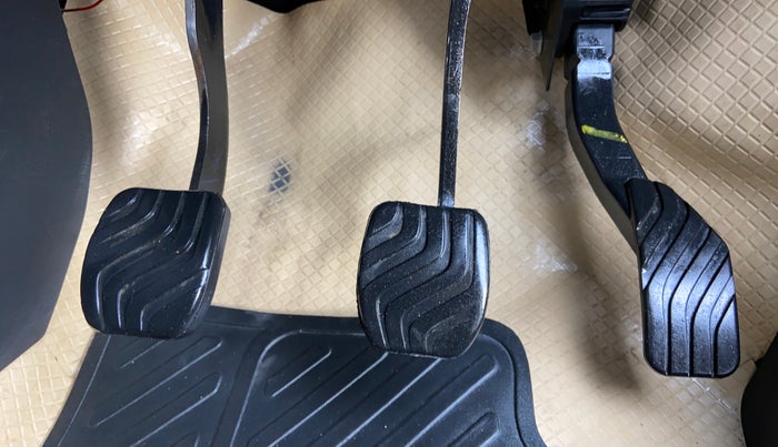 2023 Nissan MAGNITE XV TURBO, Petrol, Manual, 24,524 km, Pedals