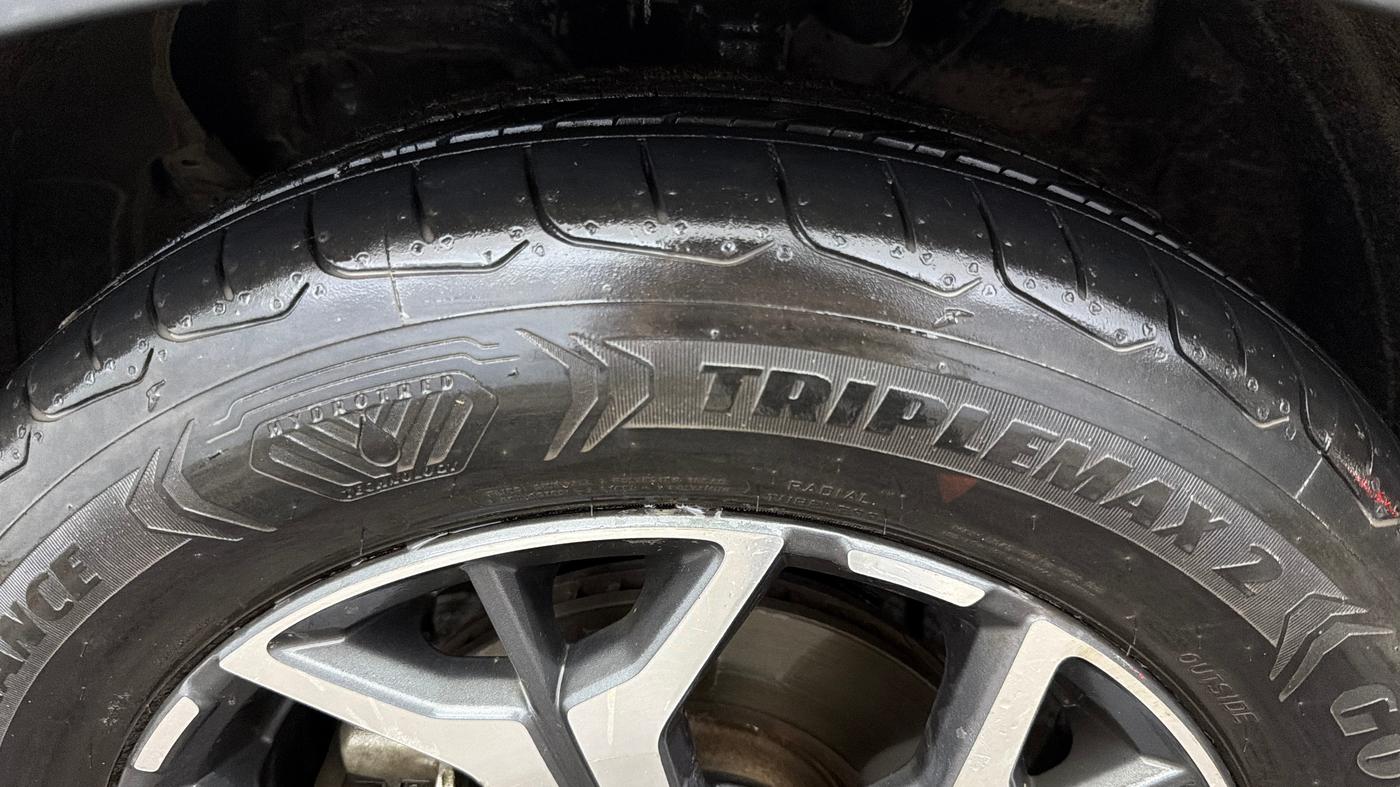 2020 KIA SELTOS HTX IVT 1.5 PETROL, CNG, Automatic, 74,399 km, Left Front Tyre Tread