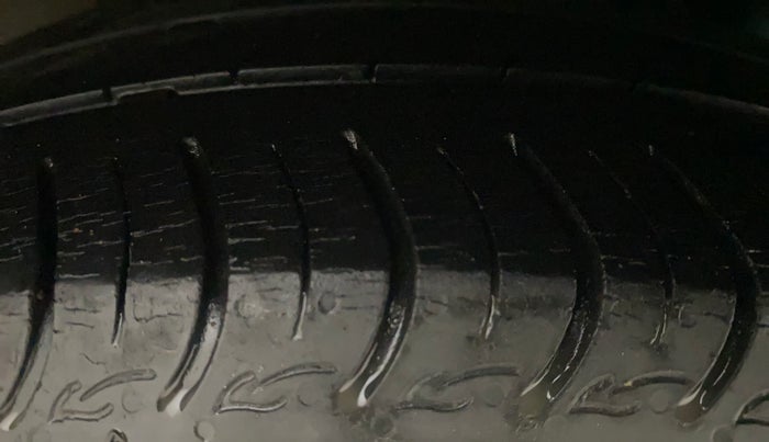 2014 Hyundai Xcent SX 1.2 (O), Petrol, Manual, 79,225 km, Left Rear Tyre Tread