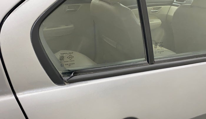 2015 Maruti Ciaz VXI+, Petrol, Manual, 68,617 km, Right rear door - Weather strip has minor damage