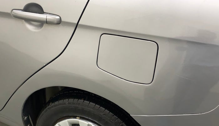 2015 Maruti Ciaz VXI+, Petrol, Manual, 68,617 km, Left quarter panel - Minor scratches