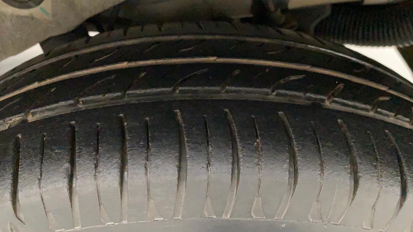 2011 Hyundai Santro Xing GL PLUS, Petrol, Manual, 43,324 km, Left Rear Tyre Tread