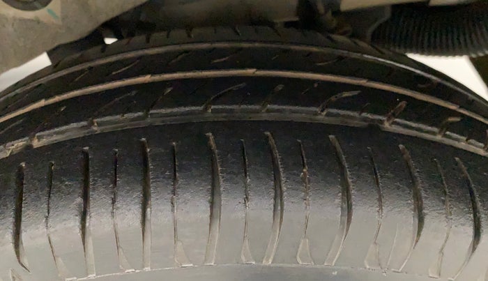 2011 Hyundai Santro Xing GL PLUS, Petrol, Manual, 43,324 km, Left Rear Tyre Tread