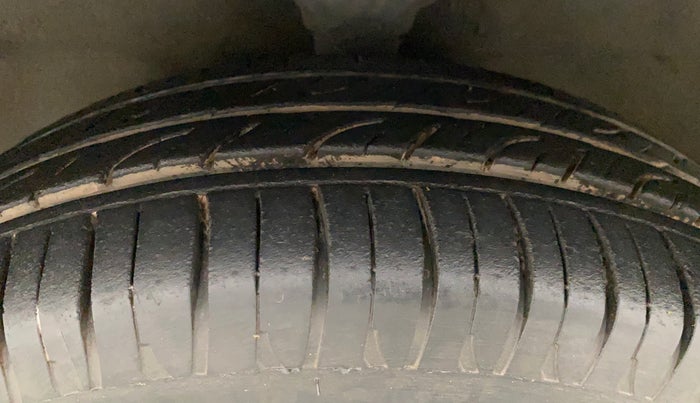 2011 Hyundai Santro Xing GL PLUS, Petrol, Manual, 43,324 km, Left Front Tyre Tread