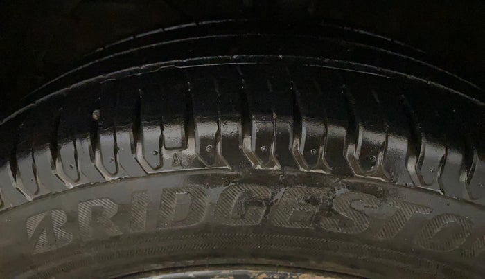 2021 Maruti XL6 ALPHA MT, Petrol, Manual, 91,044 km, Left Front Tyre Tread